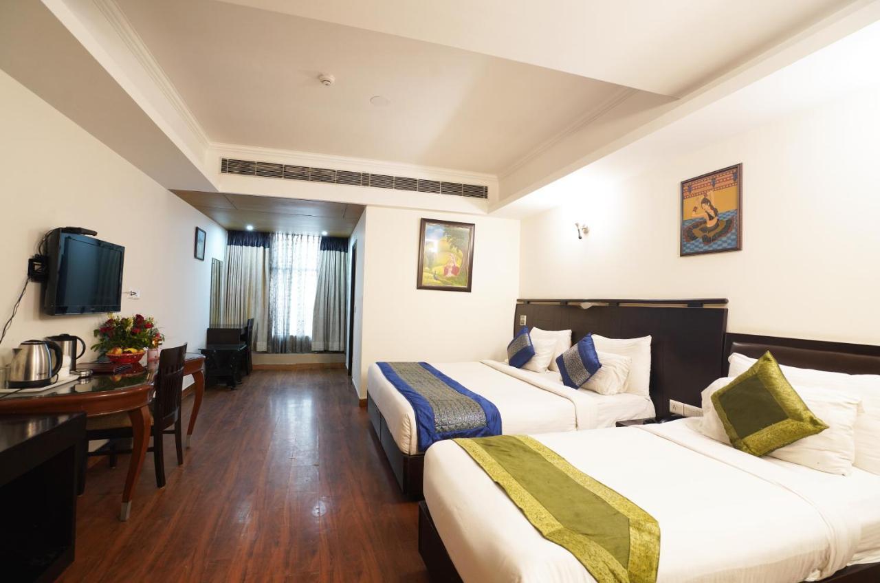 Airport Hotel Grand By Fantasia Új-Delhi Kültér fotó