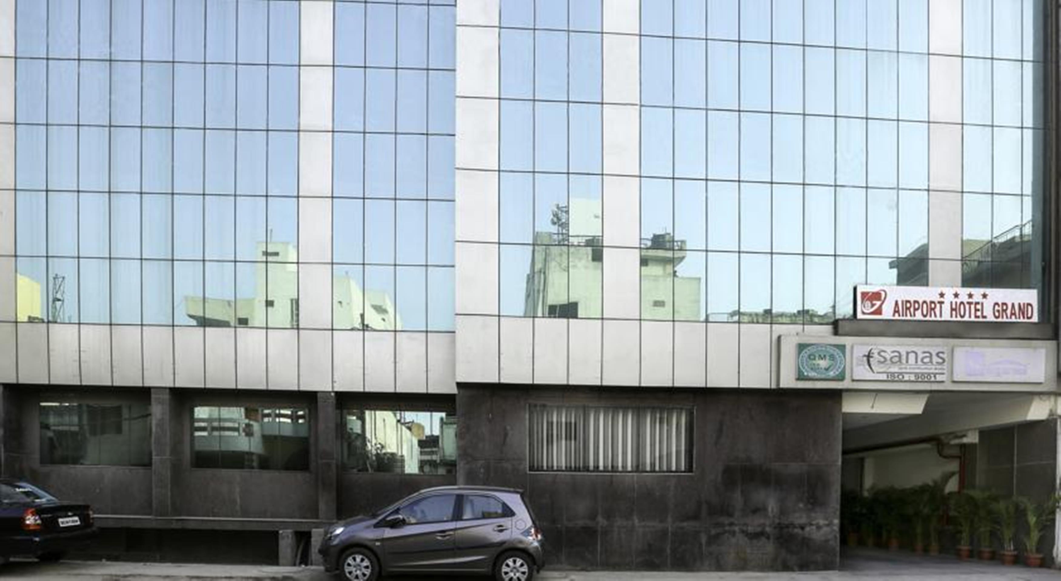 Airport Hotel Grand By Fantasia Új-Delhi Kültér fotó