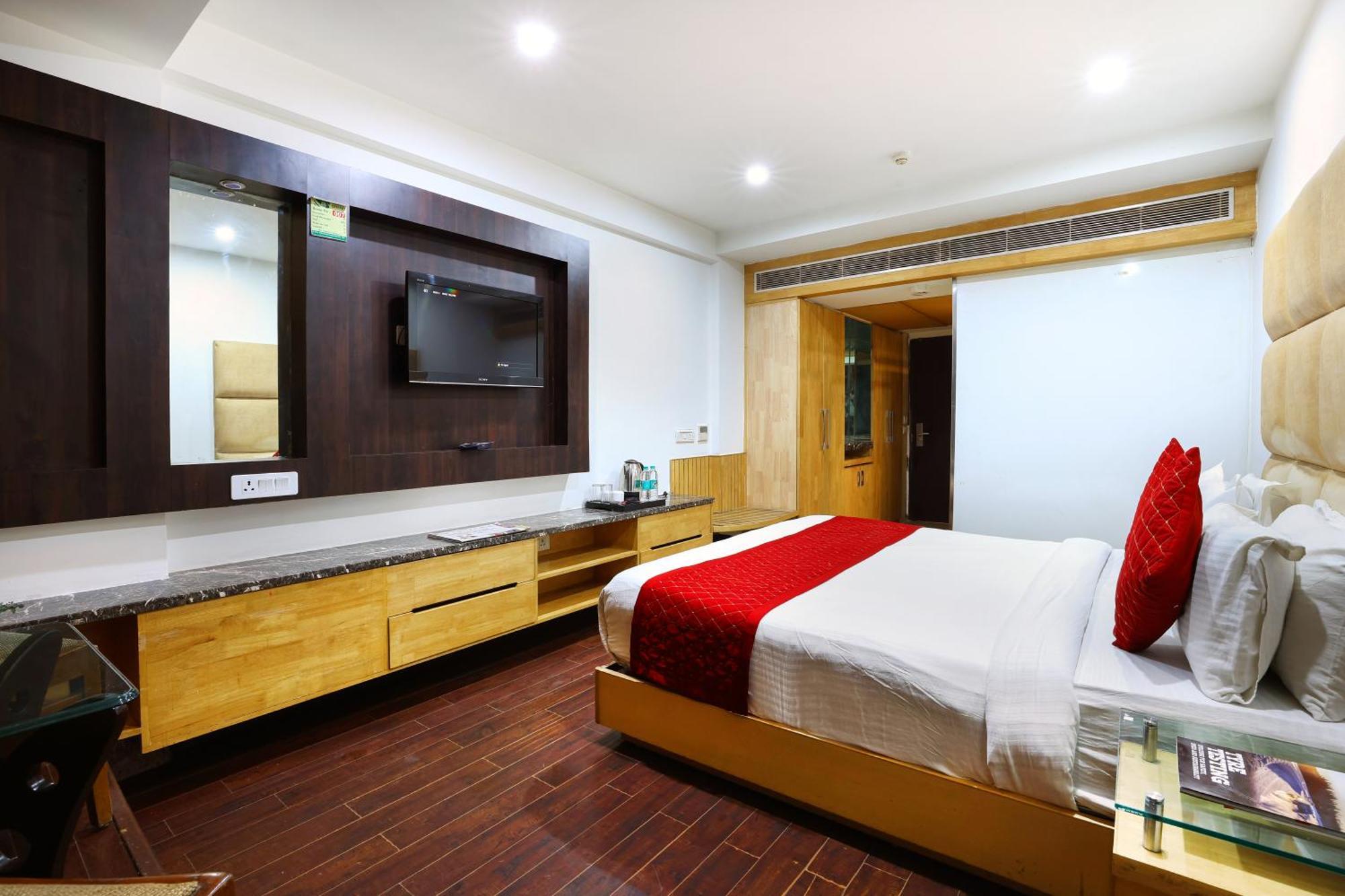Airport Hotel Grand By Fantasia Új-Delhi Kültér fotó
