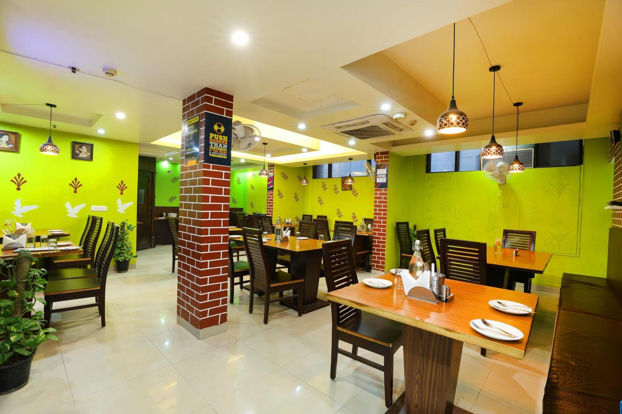 Airport Hotel Grand By Fantasia Új-Delhi Kültér fotó