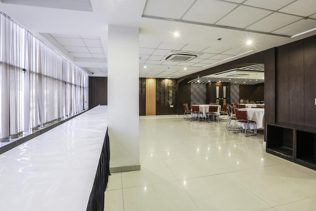 Airport Hotel Grand By Fantasia Új-Delhi Kültér fotó