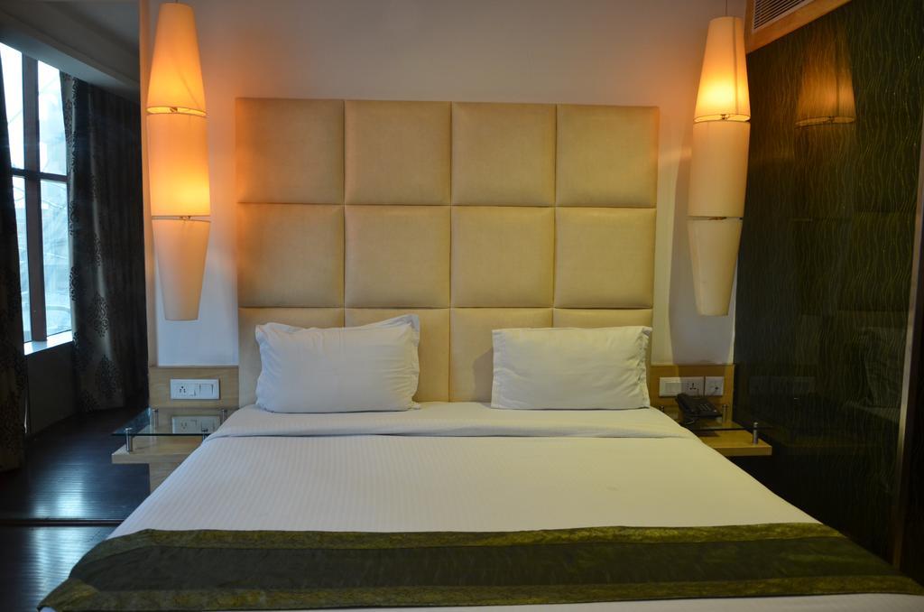 Airport Hotel Grand By Fantasia Új-Delhi Kültér fotó
